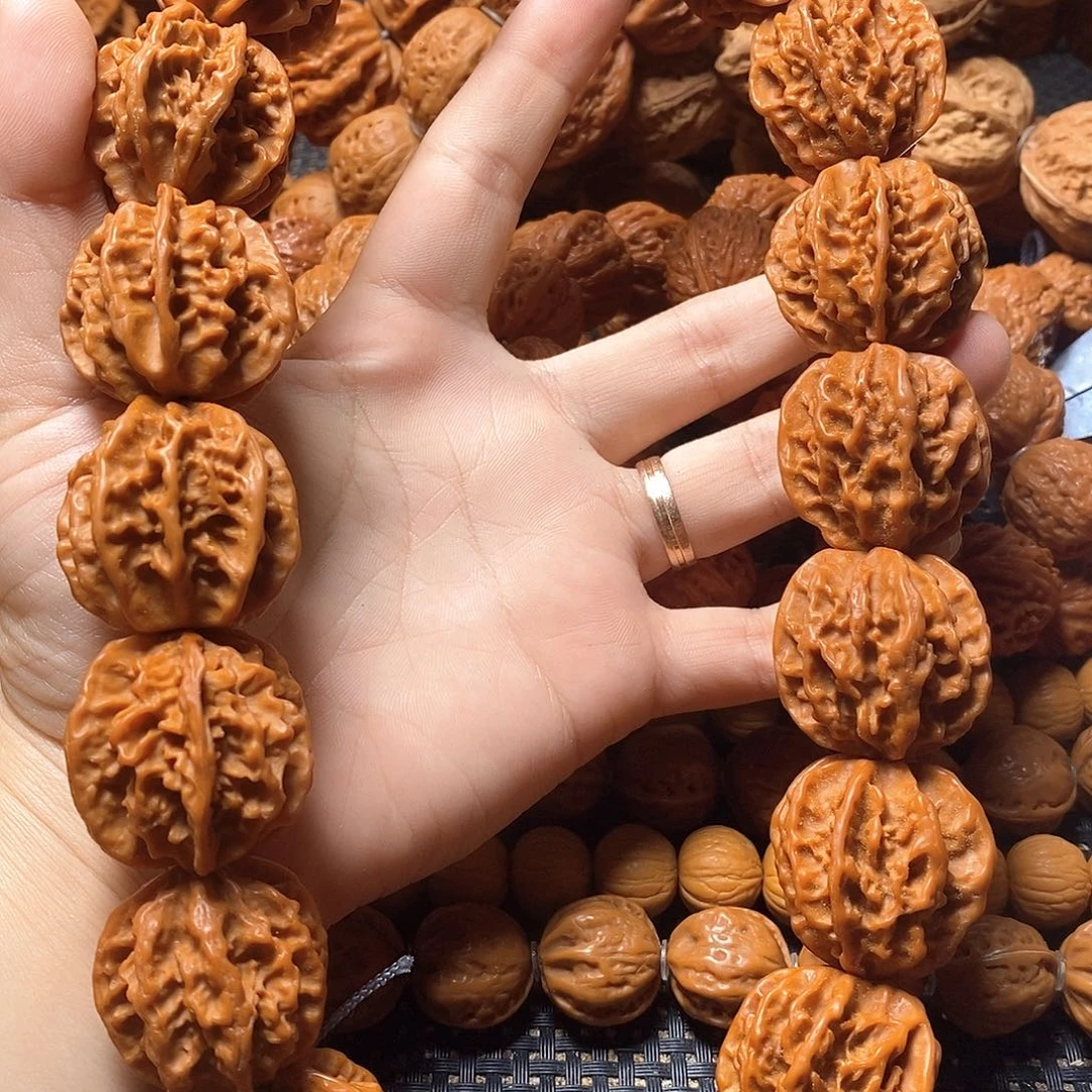 文玩核桃手串蜡****n粗筋