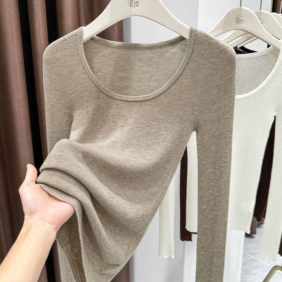 燕麦色洋气时尚大圆领针织衫上衣秋冬新款温柔通勤长袖打底衫女款