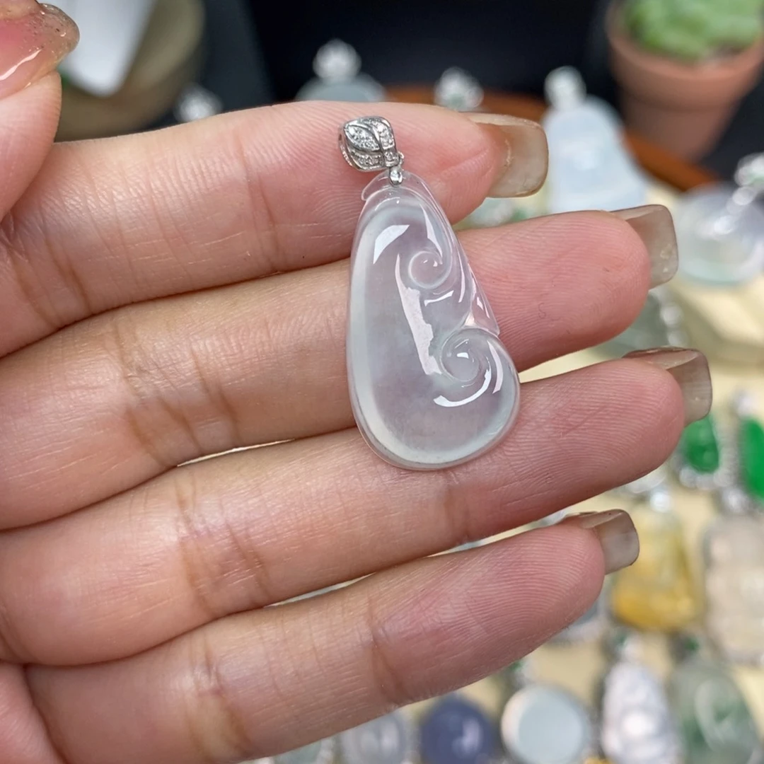 翡翠18K金镶嵌颈饰A货翡翠