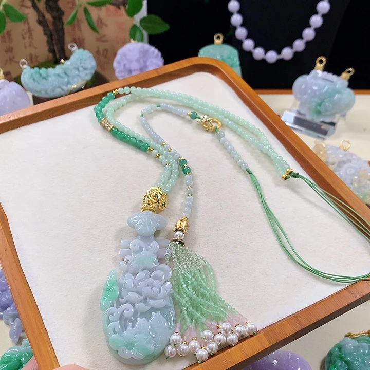 翡翠未镶嵌颈饰翡翠吊坠