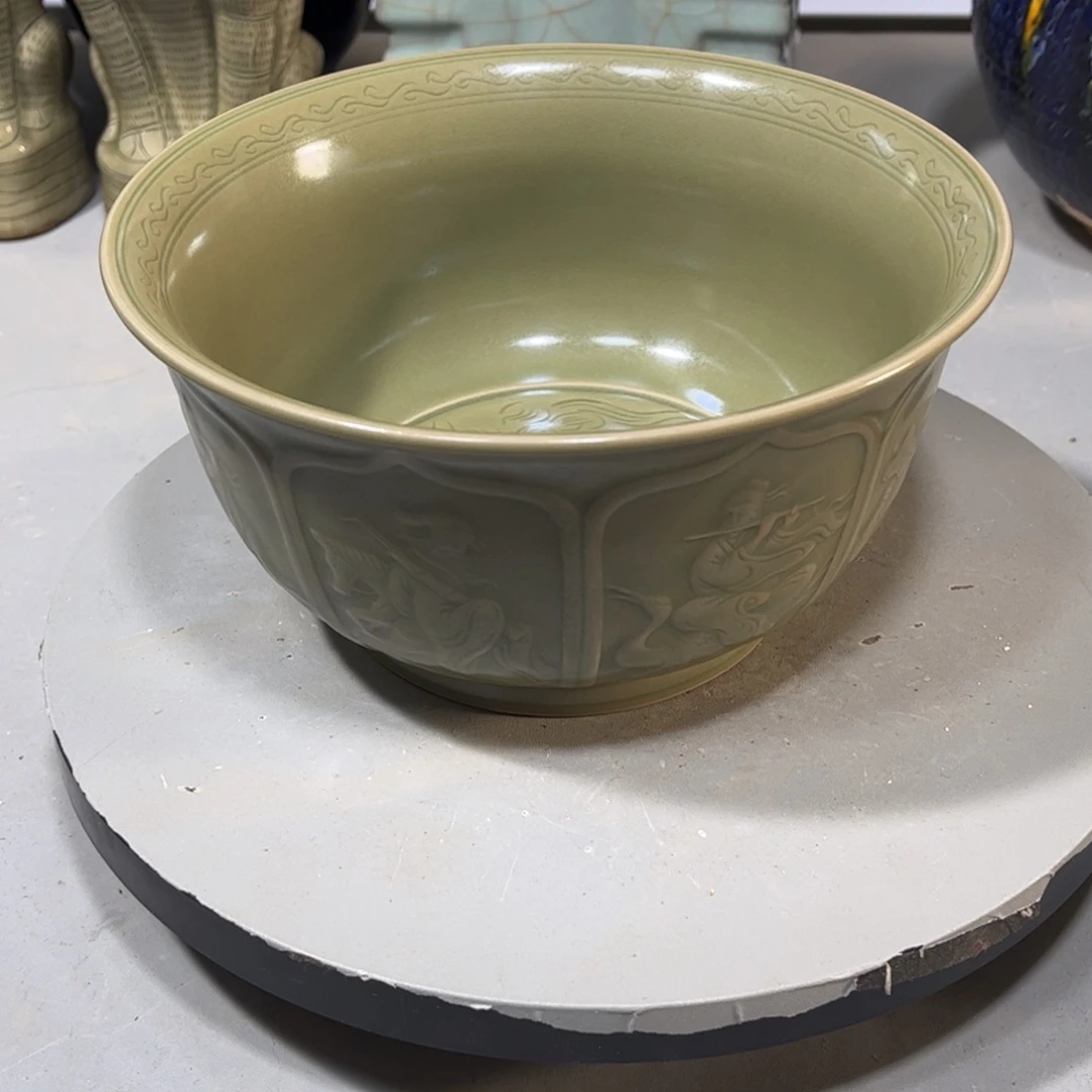 瓶秘色碗品相完美