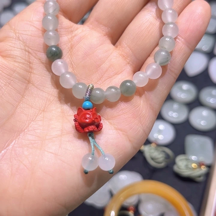 刘***潞石英质玉未镶嵌手链