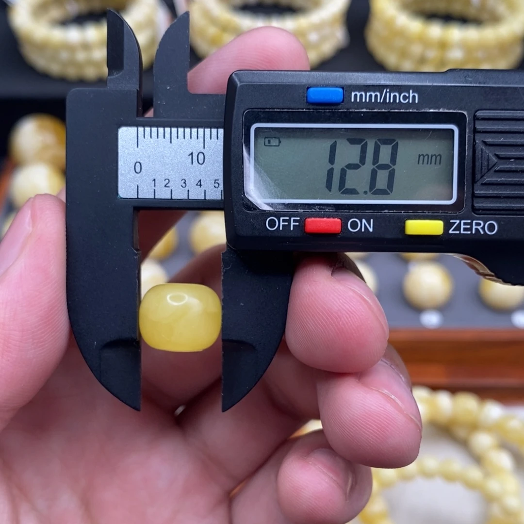 蜜蜡未镶嵌珠宝奇石