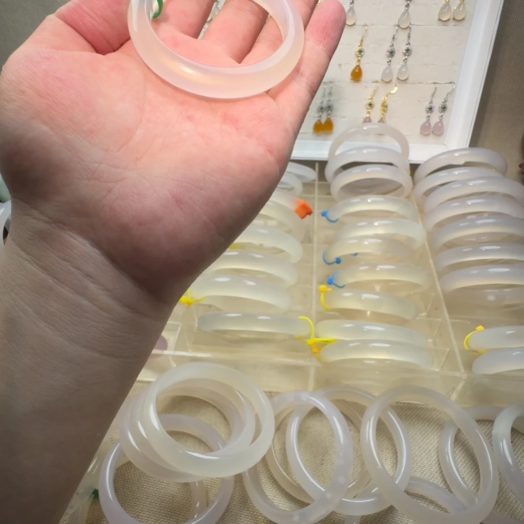 玛瑙/玉髓手镯未镶嵌拜****.