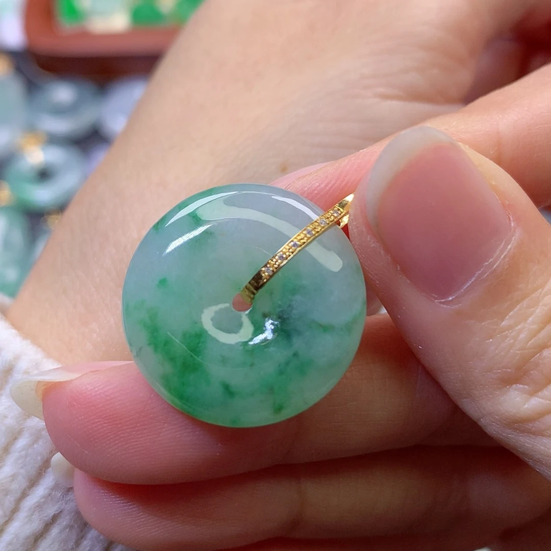 【闪购商品】吊坠(赠链)18K金镶嵌翡翠