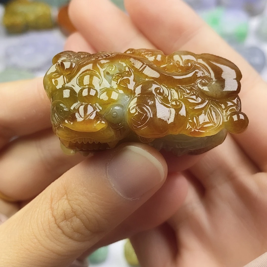 颈饰未镶嵌翡翠貔貅