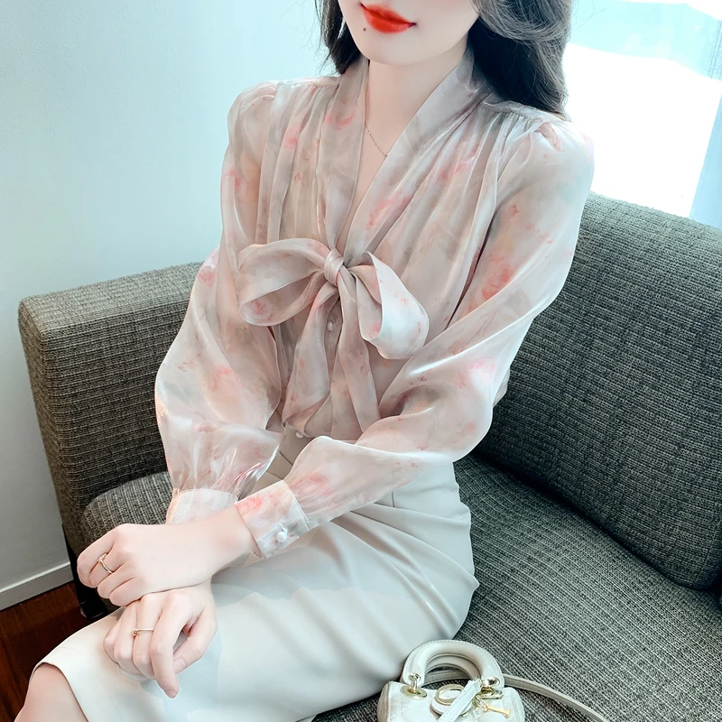 2025早春法式轻熟长袖系带蝴蝶结碎花衬衫女夏设计感小众雪纺上衣