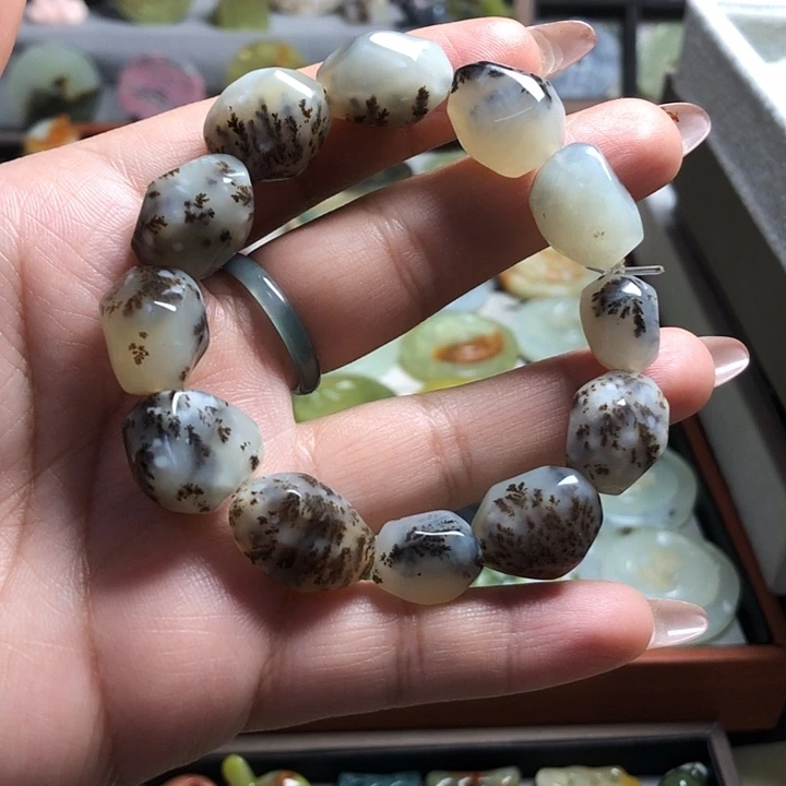 蛇纹石玉未镶嵌岫玉吊坠