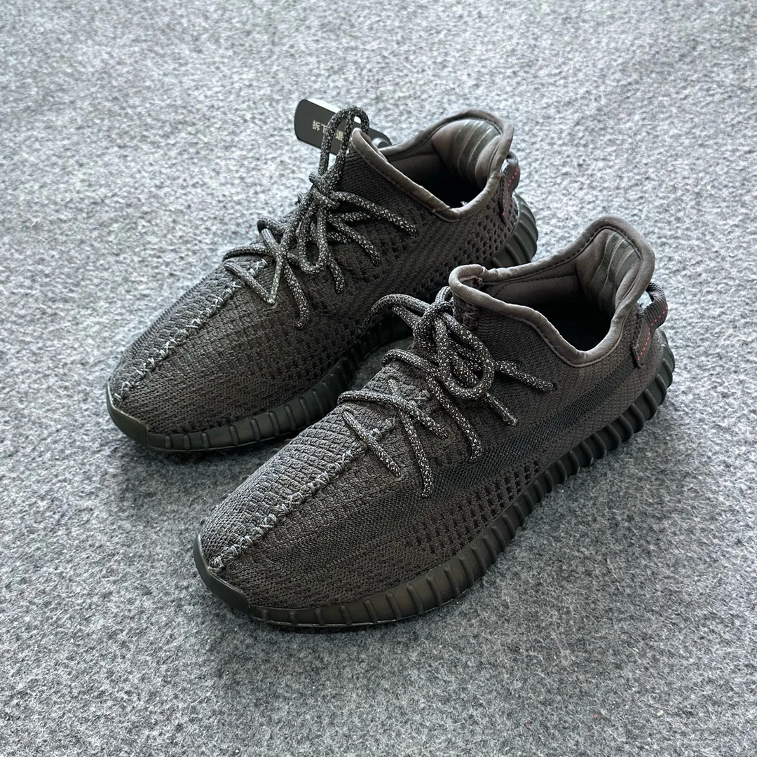 95新 MM6 Yeezy350黑天使 41码原盒 鞋底小断底 A0207鞋
