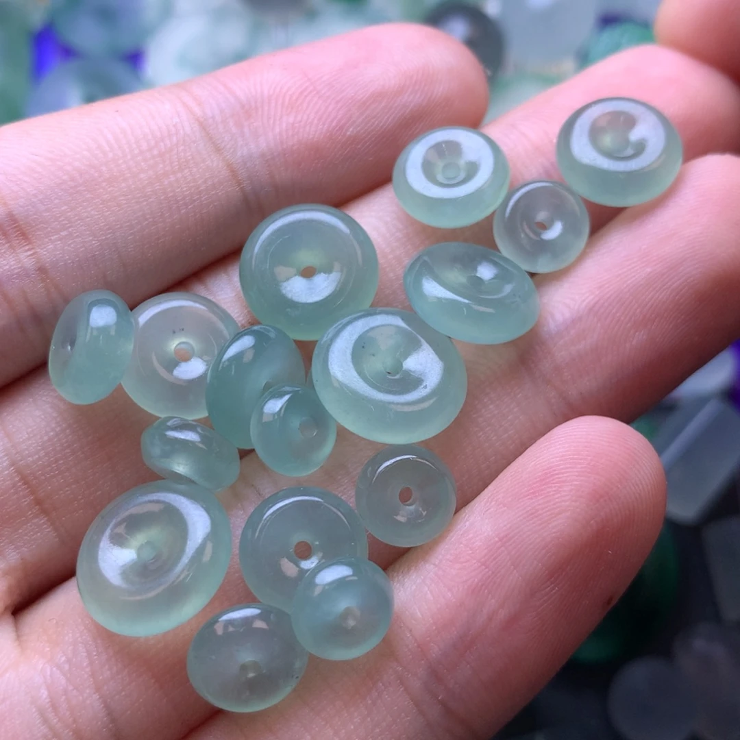 定制翡翠未镶嵌挂件