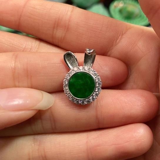 颈饰未镶嵌翡翠吊坠