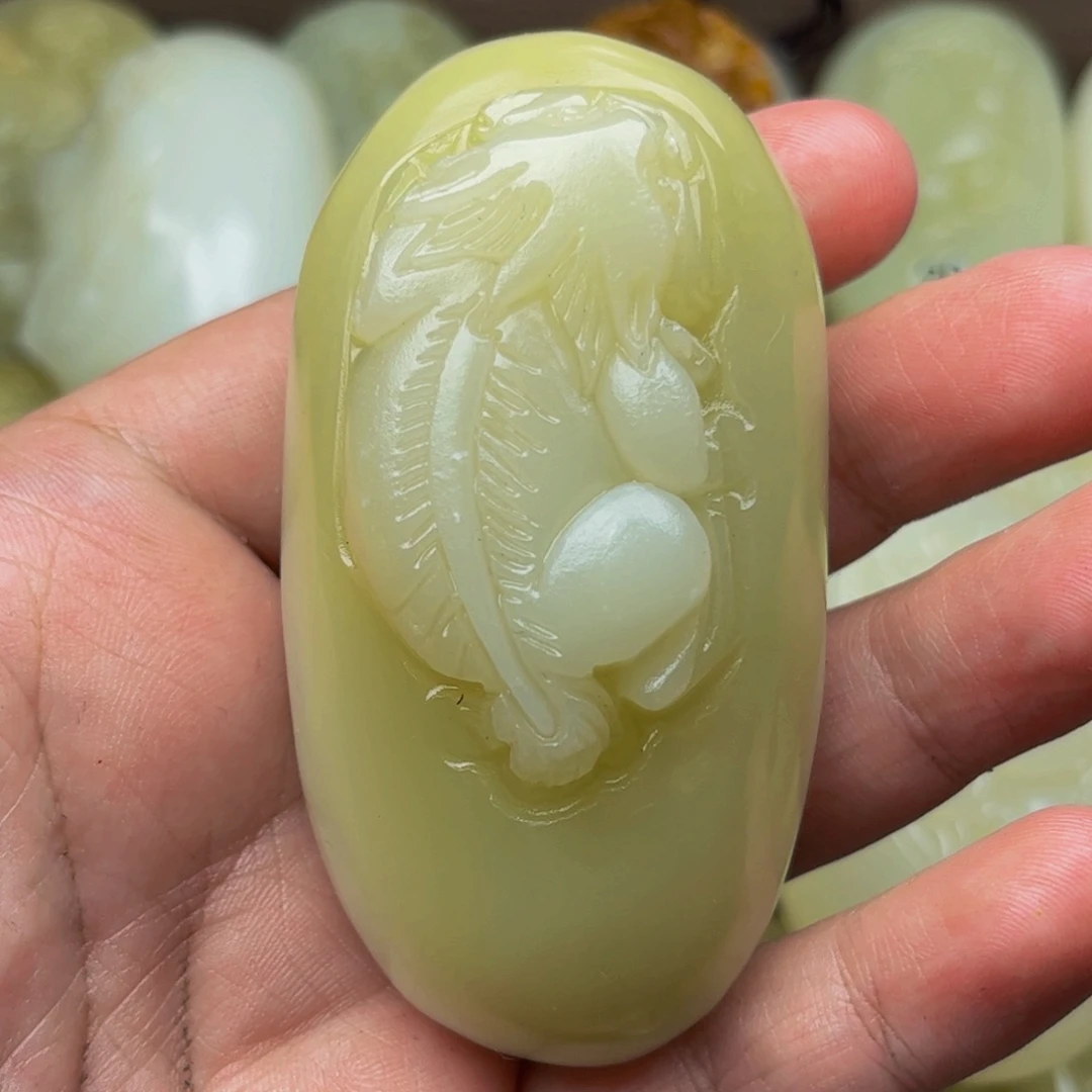 石材方解石手把件貔貅