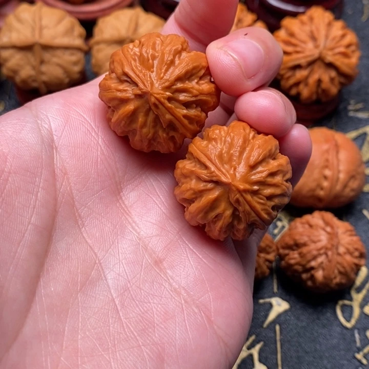 土***.文玩核桃吊坠西瓜球