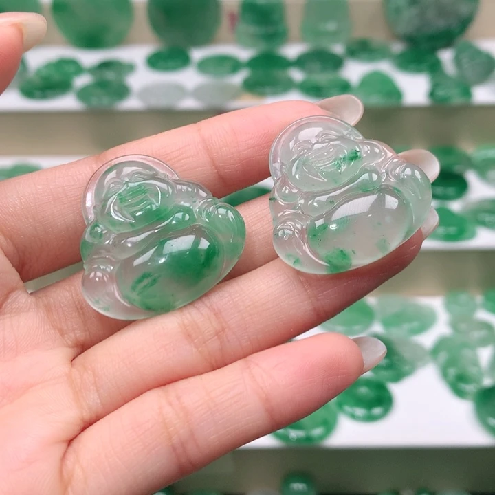 颈饰未镶嵌石英质玉张****）