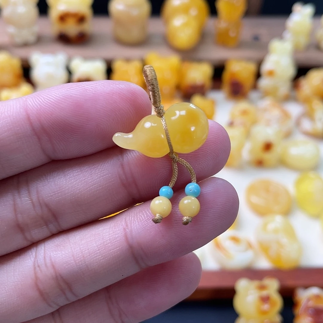 未镶嵌琥珀珠宝奇石