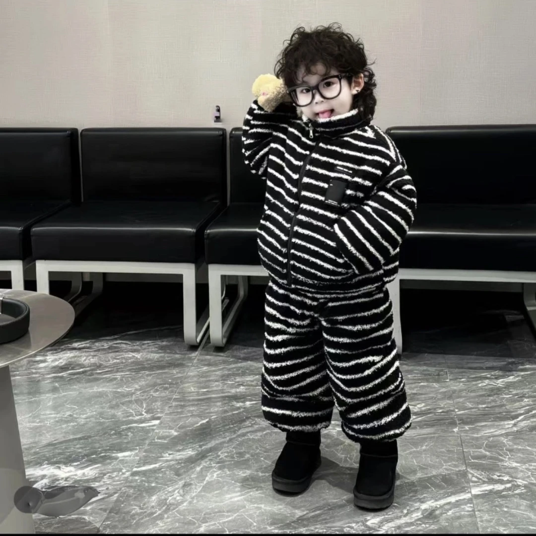 2024儿童冬季新款韩版男女童时尚百搭条纹加绒家居套装洋气保暖