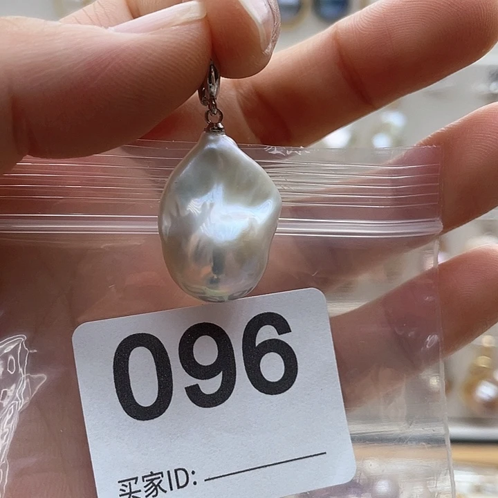 未镶嵌天然珍珠。  漏 漏 漏淡水珍珠