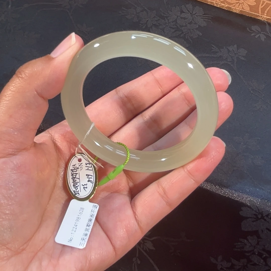 和田玉未镶嵌手镯高冰猫眼晴水 冰到发光