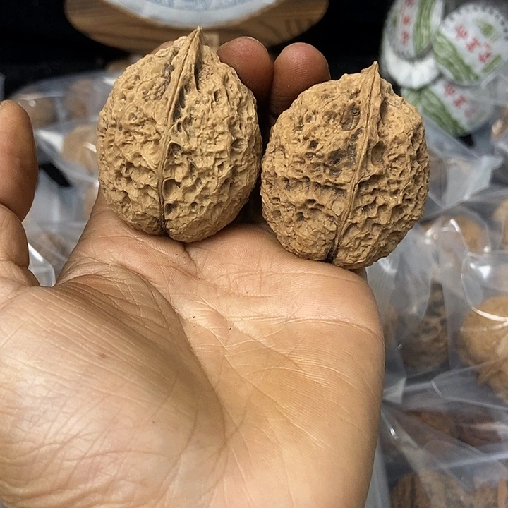 把件文玩核桃云南铁核桃基地100