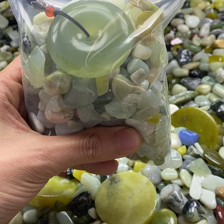 蛇纹石玉鱼缸石未镶嵌