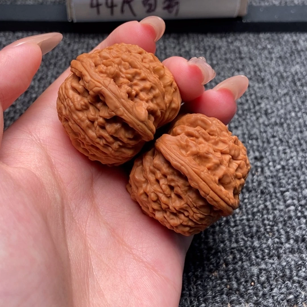 童***精木质类白狮子正奔