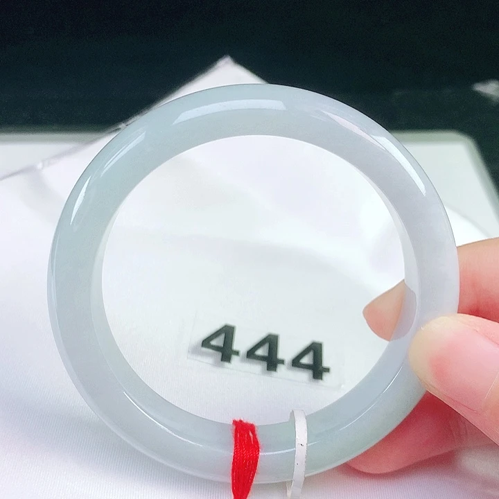 翡翠未镶嵌手镯(圆镯)56
