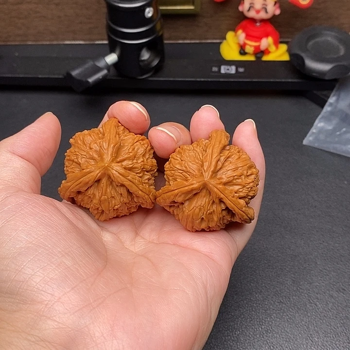 嘻***嘻把件文玩核桃白奔