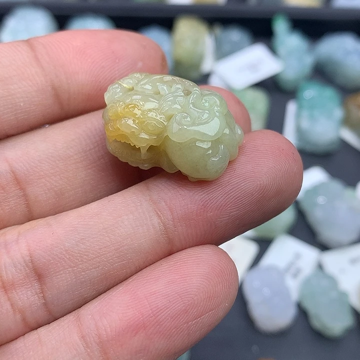 翡翠未镶嵌颈饰天然缅甸翡翠貔貅吊坠