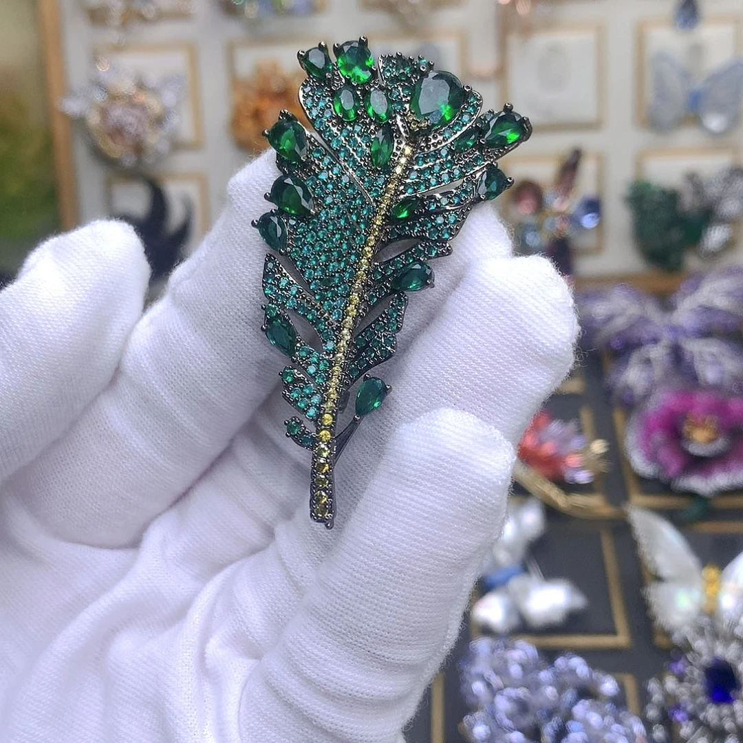 仿水晶铜胸针胸花