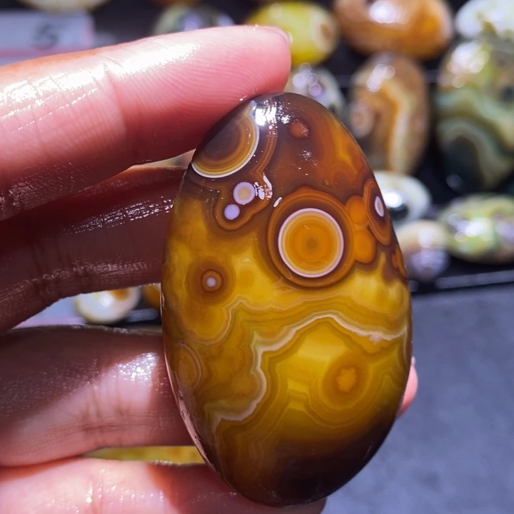 玛瑙/玉髓未镶嵌珠宝奇石160