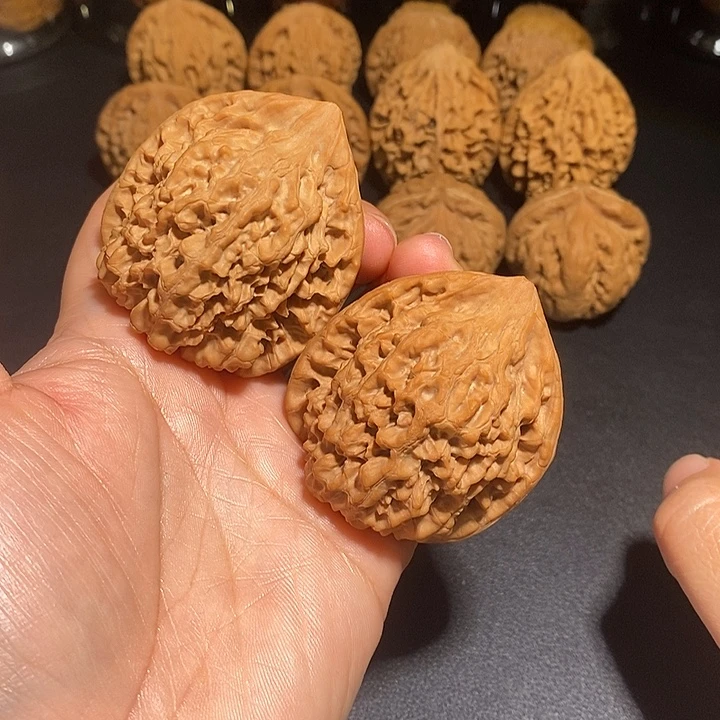 文玩核桃吊坠大官帽