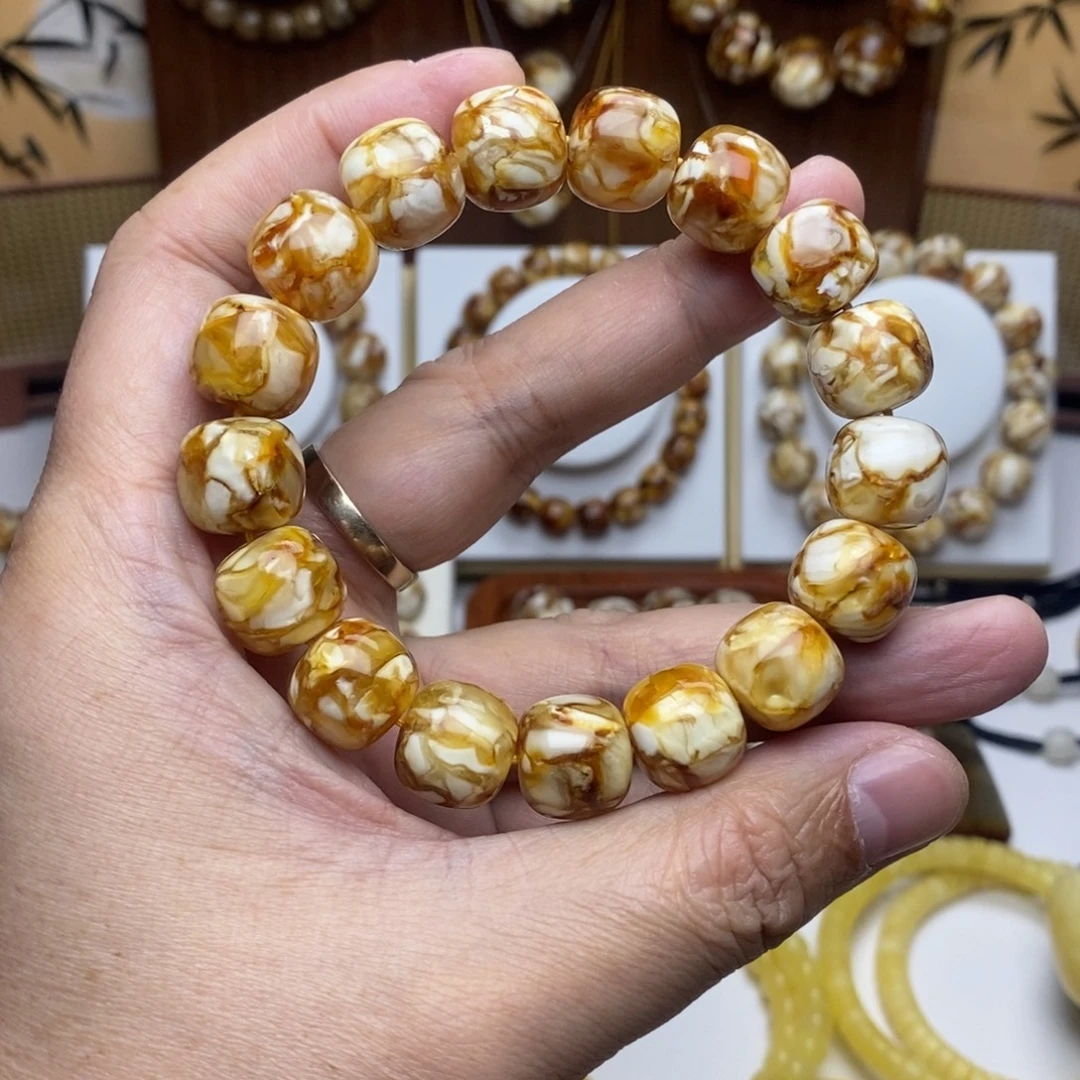 13.5沁色精工老型手串一条