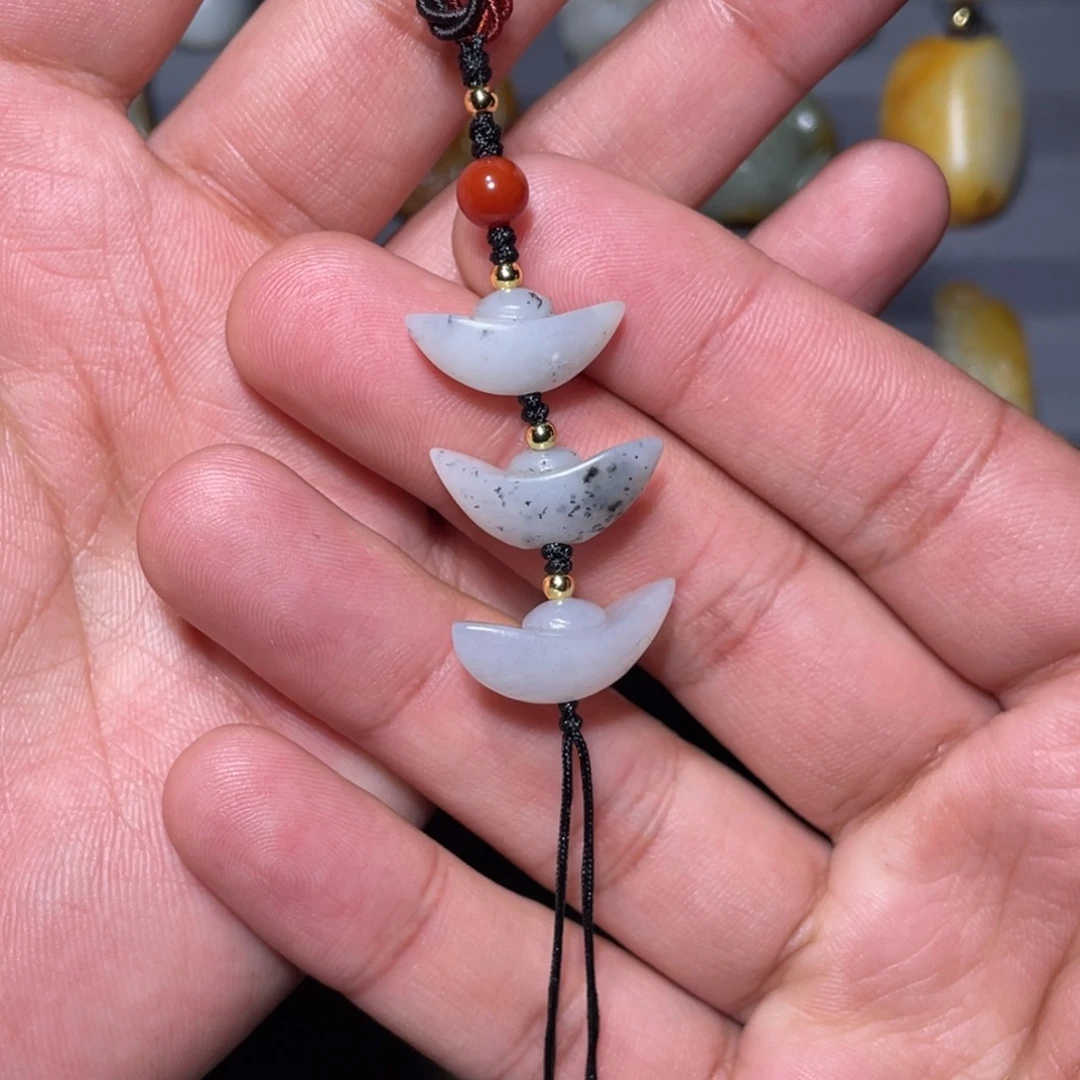 和田玉未镶嵌车挂