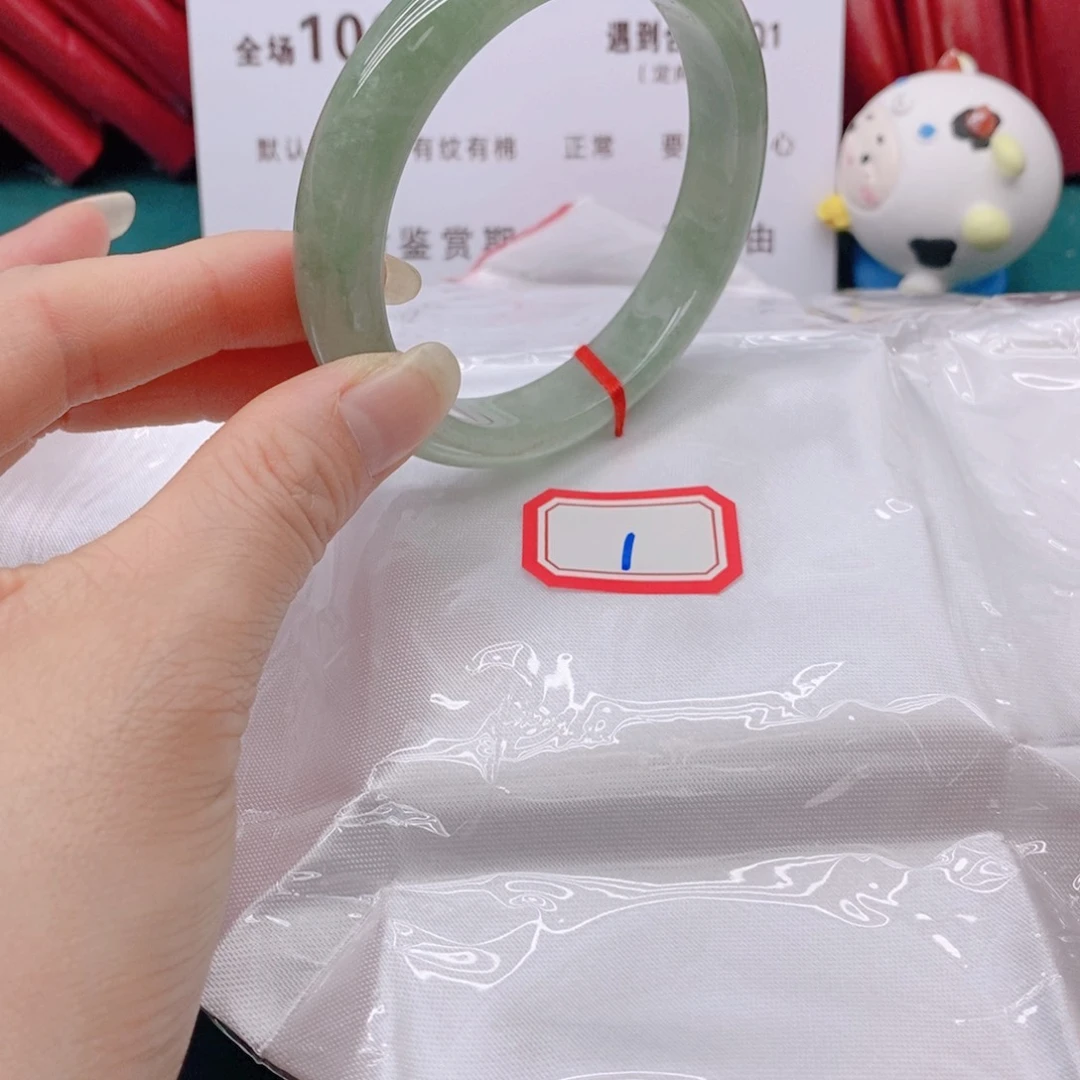 翡翠手镯未镶嵌S*y01111111111