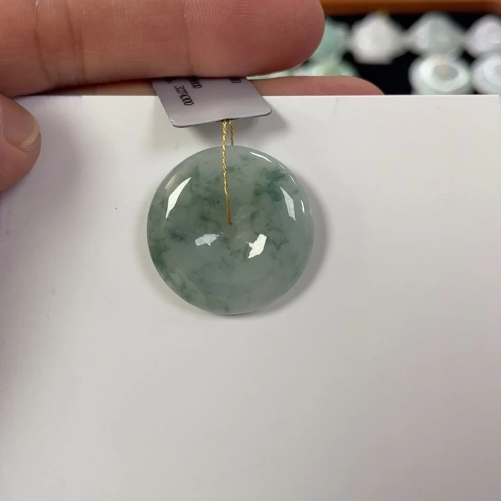 颈饰未镶嵌翡翠平安扣