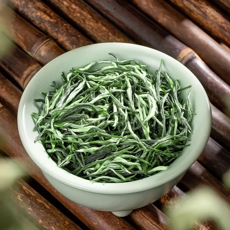 2025信阳毛尖谷雨茶制茶大师手工炒制