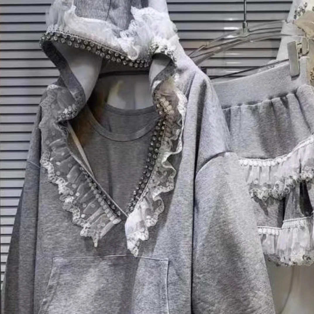 欧货女装原创不撞衫秋季新款设计感重工蕾丝花边镶钻三件套卫衣