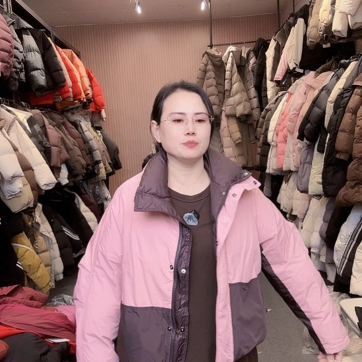艾雨衣尚羽绒外套