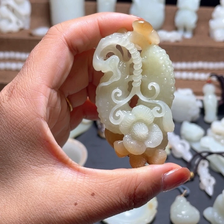 颈饰未镶嵌和田玉