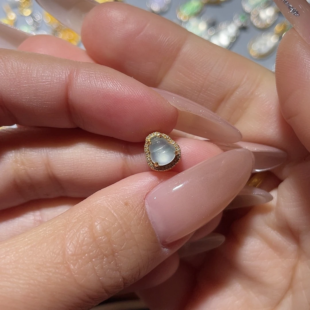 吊坠(不含链)18K金镶嵌翡翠