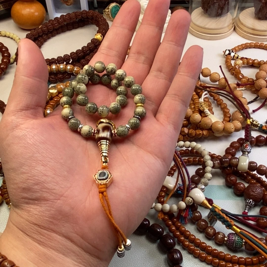 吊坠星月菩提。。。。。。。。。。。