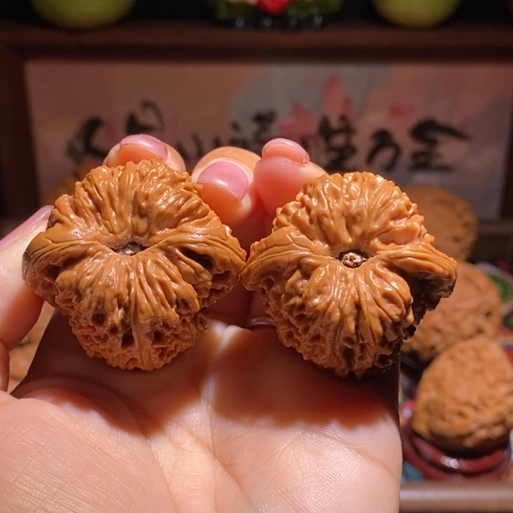 吊坠文玩核桃39凹底南疆石