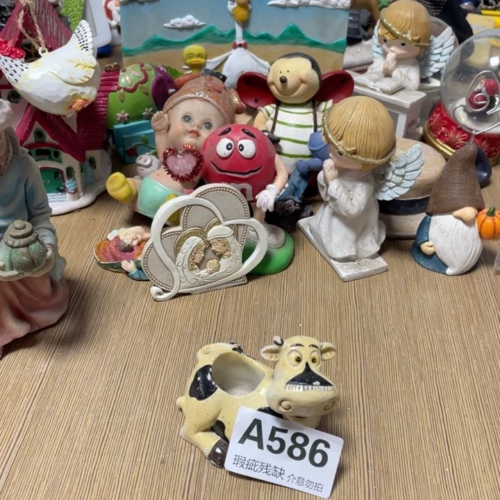 ****熊摆件孤品老货微瑕瓷