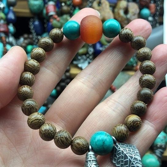 女款项链搭配独家