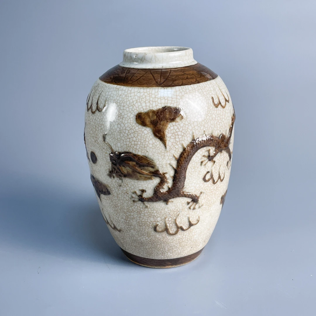 M25J9006F39 - 晚清仿哥釉铁骨泥龙纹萝卜尊