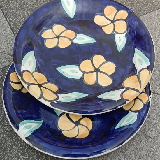 瓷片陶瓷盤子碗啥都有