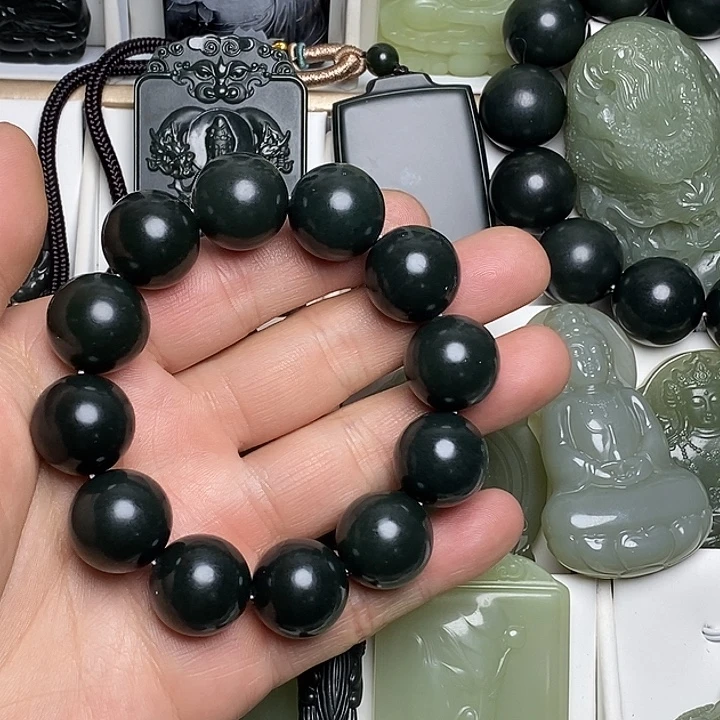自***风和田玉（青玉）未镶嵌颈饰