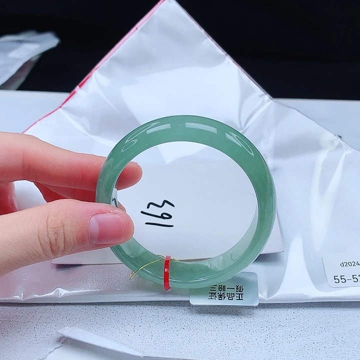 翡翠手镯（贵妃镯）未镶嵌缅甸天然a货手镯55