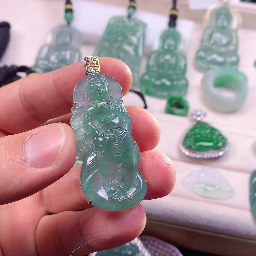 翡翠颈饰18K金镶嵌翡翠