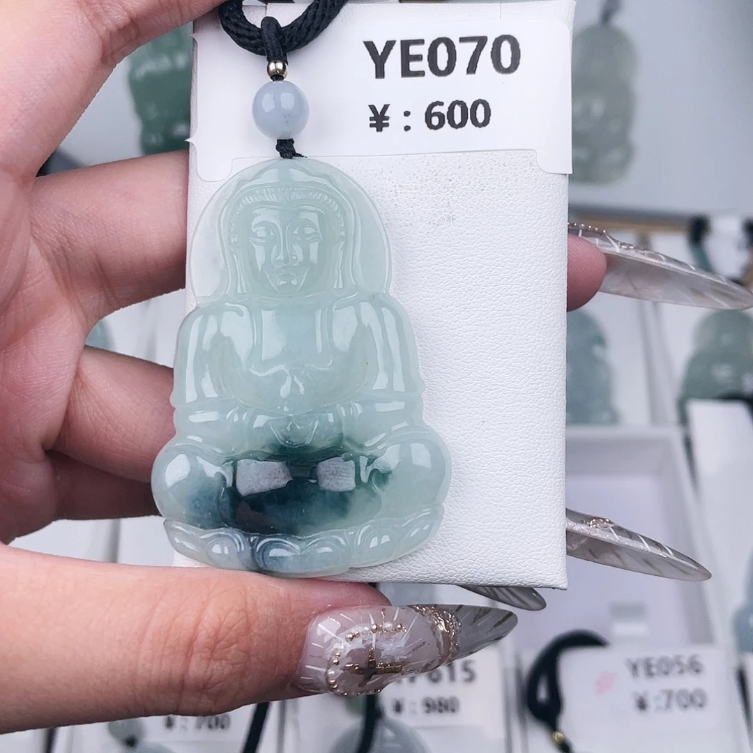 翡翠未镶嵌颈饰YE070